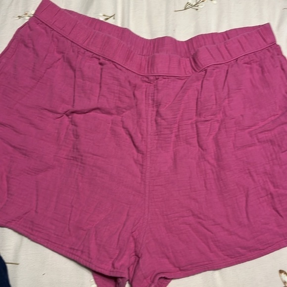 Pair of Universal Thread Linen Shorts with Pockets. - Picture 4 of 4